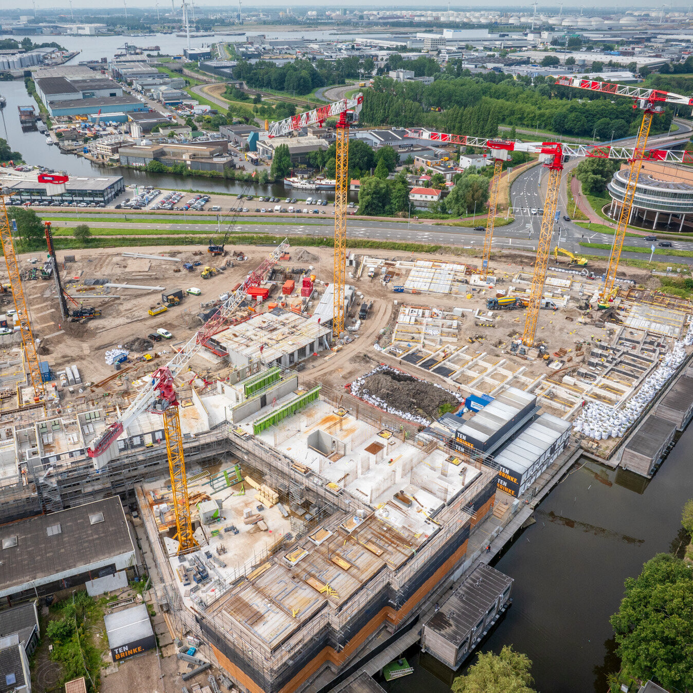 de Kock - Houthavenkade Zaandam (Juli 2024) - drone-3.jpg